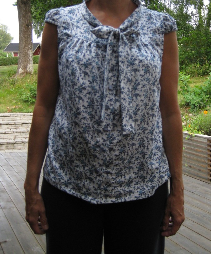blommig blus